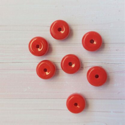 Lot de 5 perles rouges mi plate