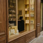 Boutique avril cosmétique bio Nancy, façade et adresse en rue piétonne